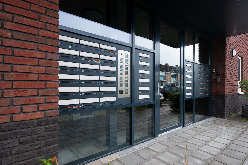 Intercom & toegangscontrole Woningcorporatie UWoon